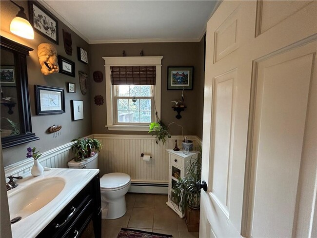 Building Photo - 7 Boulevard E