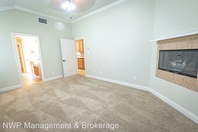 Building Photo - 3 br, 2 bath House - 5801 Thompson Pl.