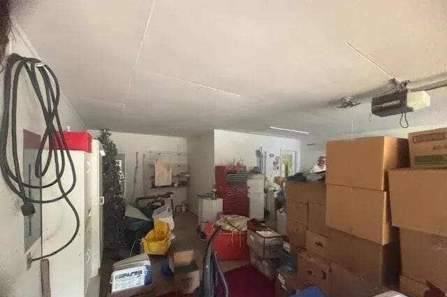 Building Photo - 105 Thistledown Dr