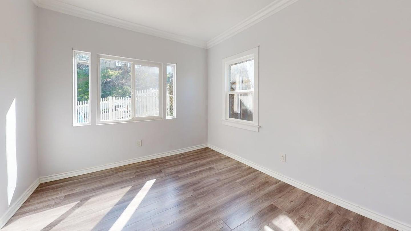Building Photo - Modern & Spacious Home in East LA – Great Value and Prime Location!