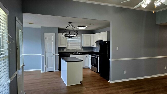 Building Photo - 7122 Sunrise Hill Ln
