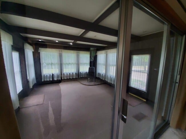 3 Season Room - 591 E Glenlord Rd
