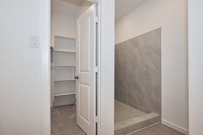 Building Photo - 21722 Colonial Medow Creek Trl