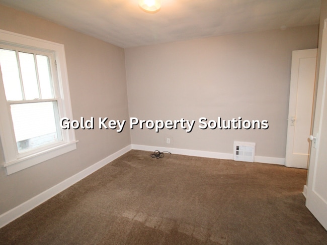 Building Photo - Attractive 2 BR 1 BA House with 2-Car Garage and Covered Porch (NO SECTION 8)