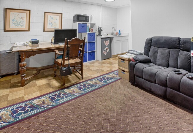 Building Photo - 5973 Searl Terrace