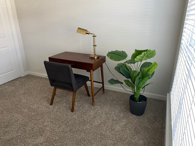 Office Area/Extra Bedroom - 7847 Grand Louis Way
