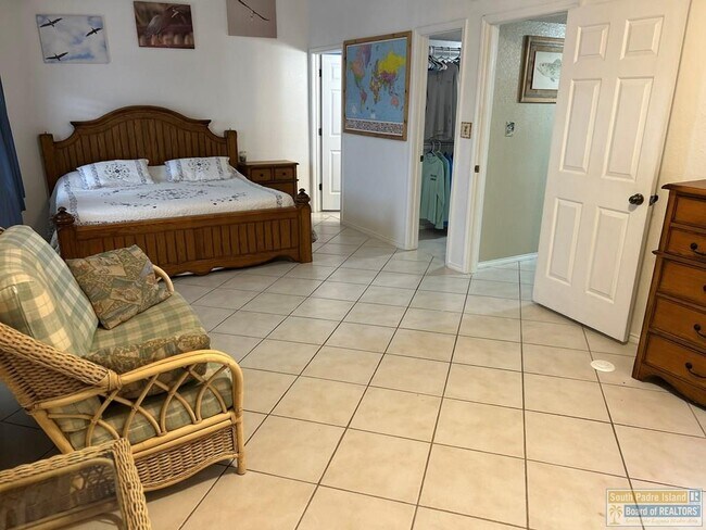 Building Photo - 1342 Harbor Island Dr