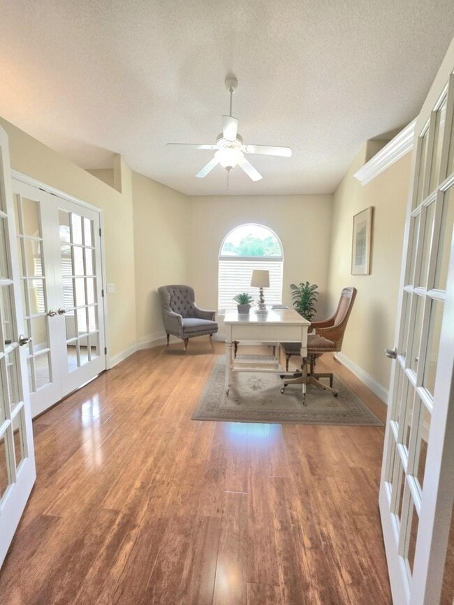 Building Photo - Backyard Paradise in Gated Cottonwood!