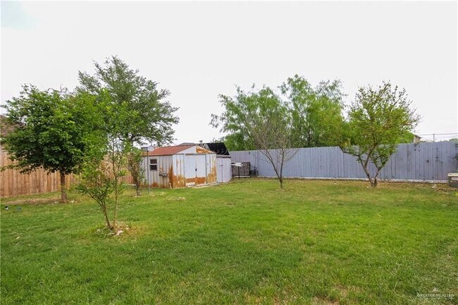 Building Photo - 917 W Toffee Dr