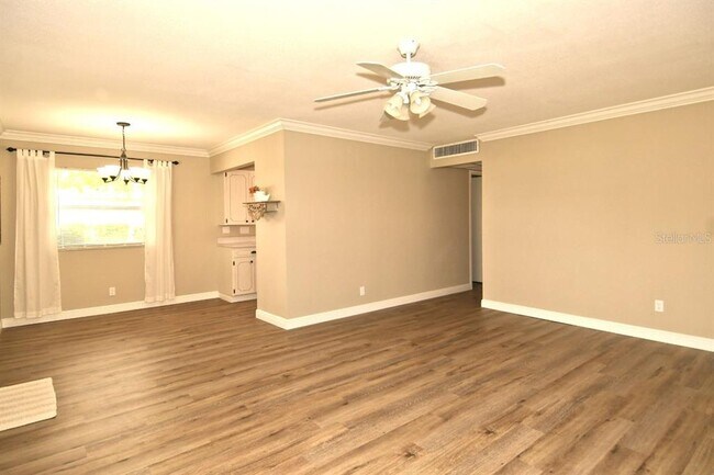 Building Photo - 1811 Bedford Ln