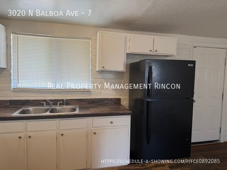 Building Photo - 3020 N Balboa Ave