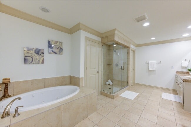 Building Photo - 13606 Teal Bluff Ln