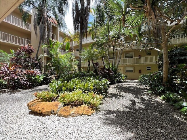 Building Photo - 13100 SW 92nd Ave