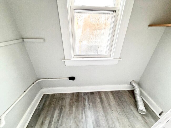 Building Photo - 414 Beech St