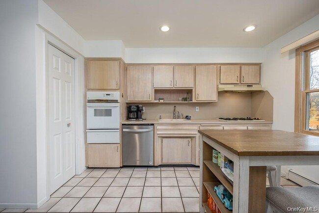 Building Photo - 8 Durant Rd