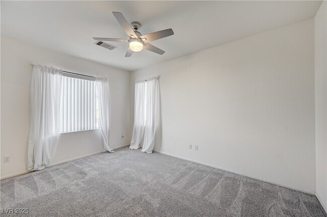 Building Photo - 57 Voltaire Ave