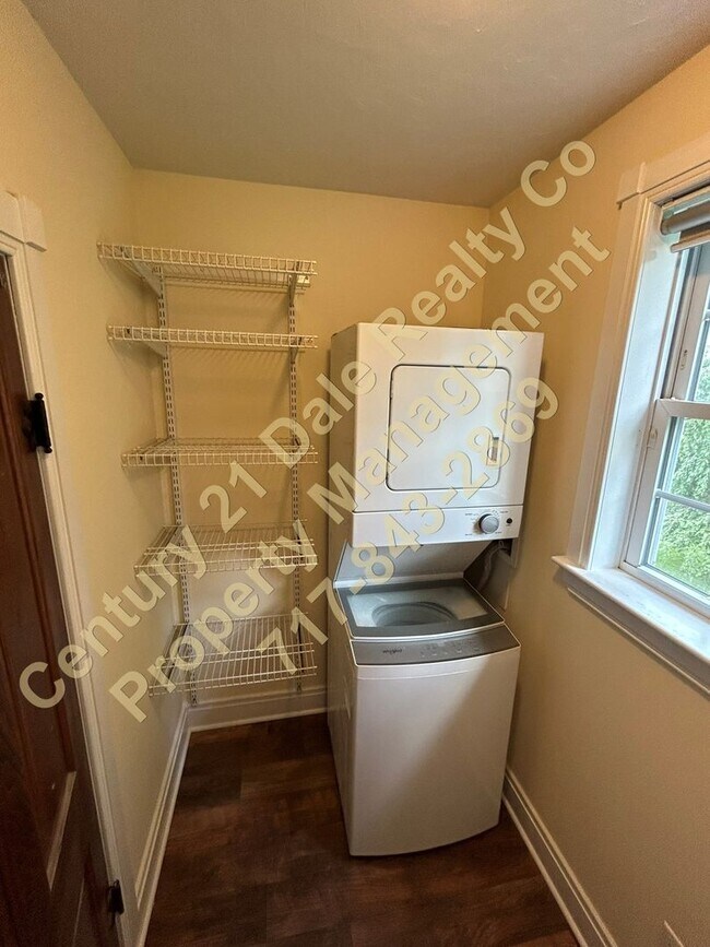 Building Photo - Beautiful 2 Bedroom Home in South Eastern ...
