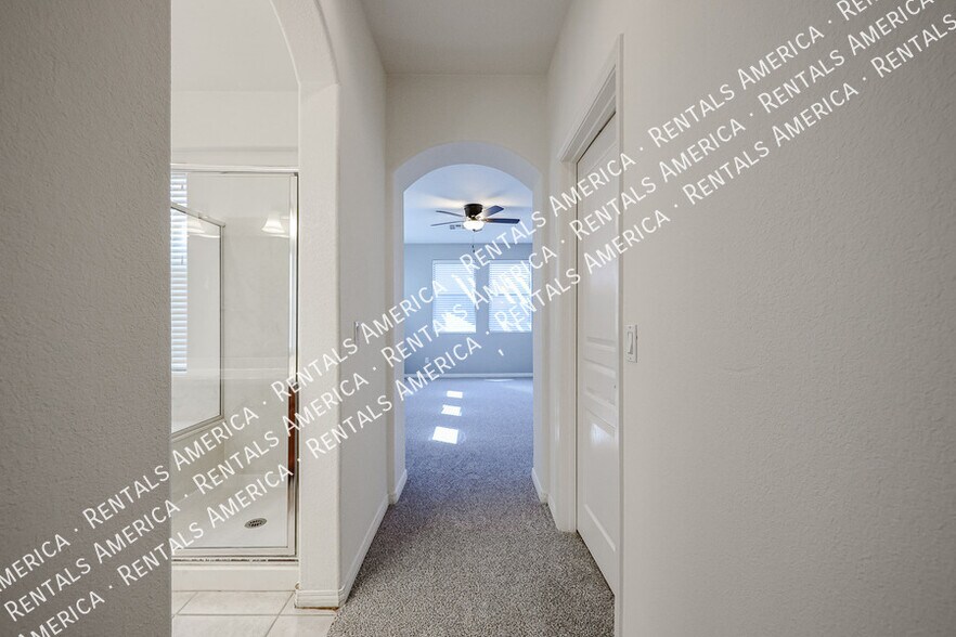 Building Photo - 123 N Washington St