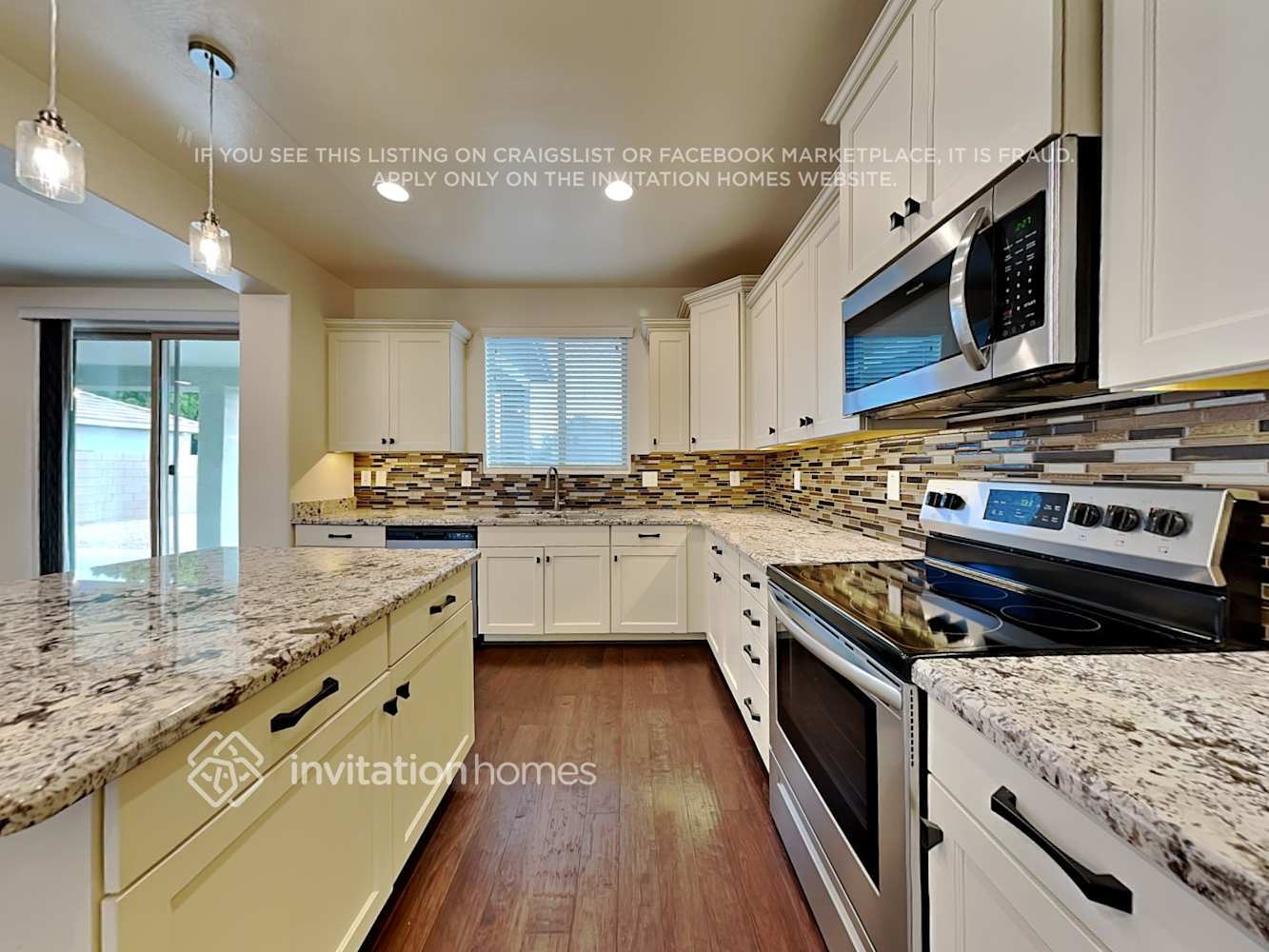 Building Photo - 3361 N Los Alamos