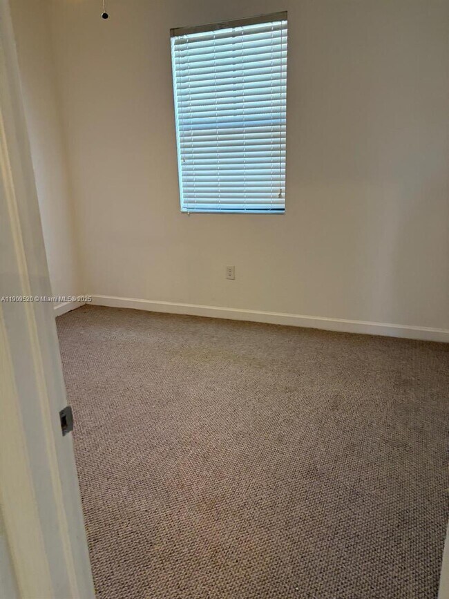 Building Photo - 4236 SW 164th Ct