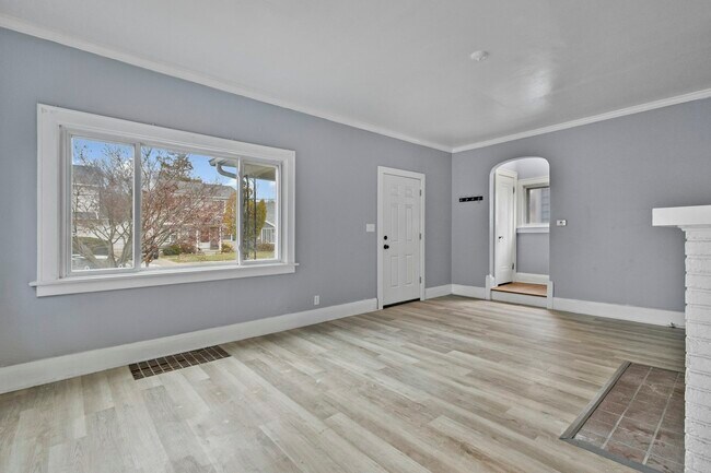 Building Photo - 1369 Wildwood Rd