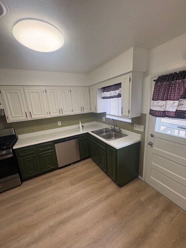 Building Photo - 3406 N Missouri Ave