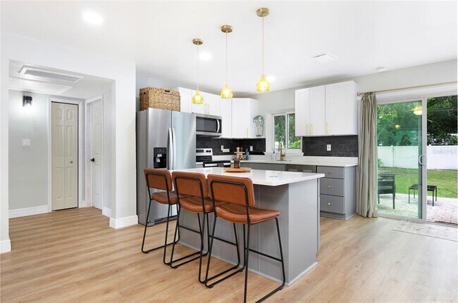 Building Photo - 5840 Dartmouth Ave N