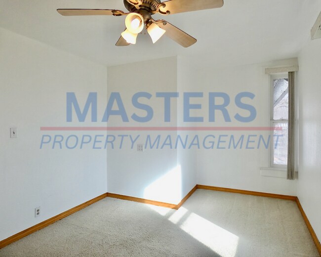 Building Photo - 1026 Oakwood Ave