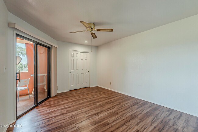 Building Photo - 4303 E Cactus Rd