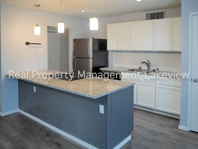 Building Photo - 534 Oldbridge Dr