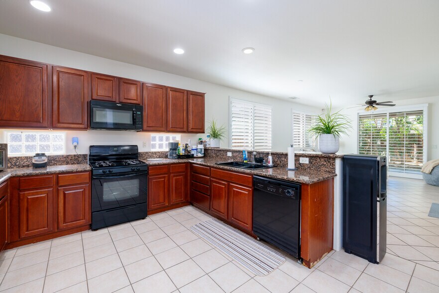 Building Photo - 50369 San Solano Rd