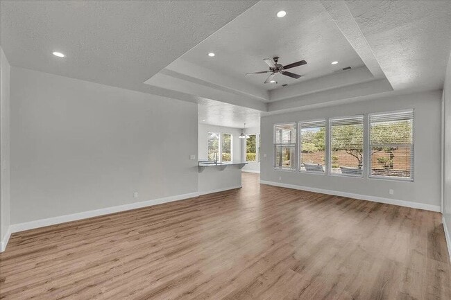 Building Photo - Coral Canyon Living! 3 Bedroom Home with C...