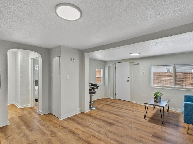 Building Photo - Private Home in Westwood Neighborhood