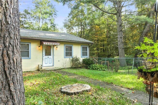 Building Photo - 4 1st St