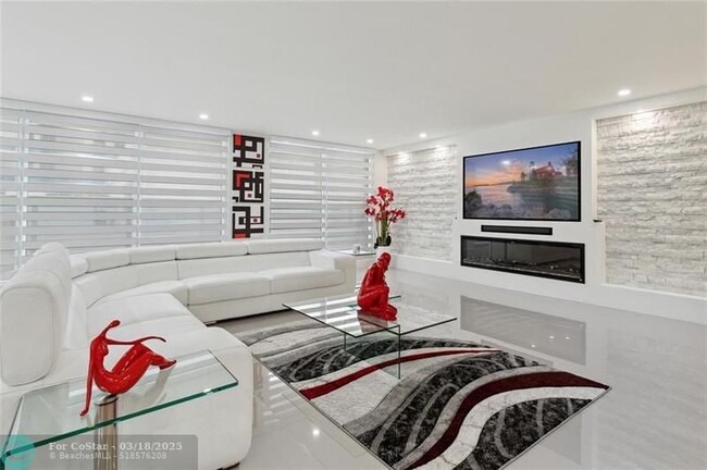 Building Photo - 2751 S Ocean Dr