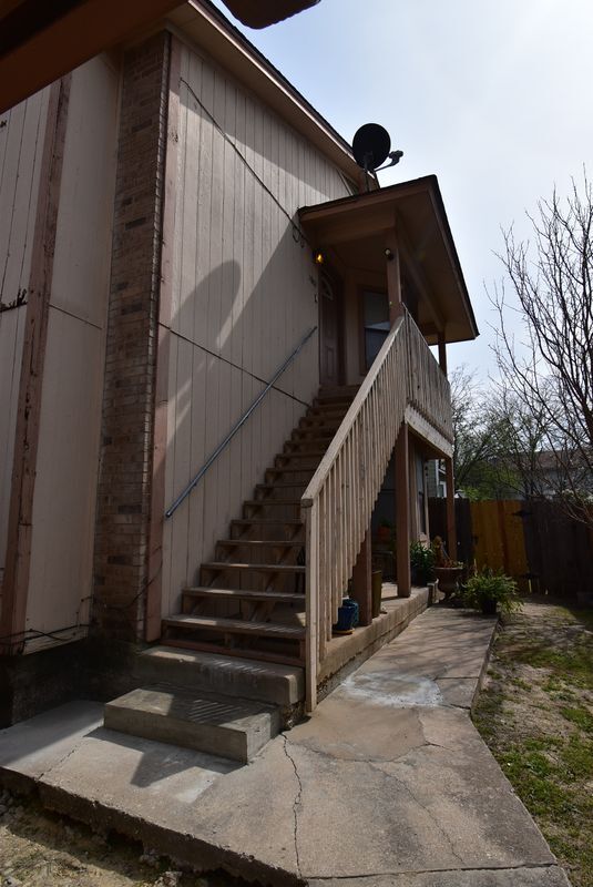 Building Photo - 1802 Rawhide Loop