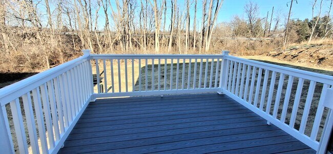 Building Photo - 3 Bedroom 2.5 Bathroom Available in Elizabethtown!