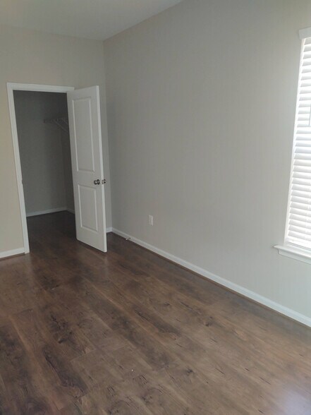 Building Photo - 22414 Glenbow Way