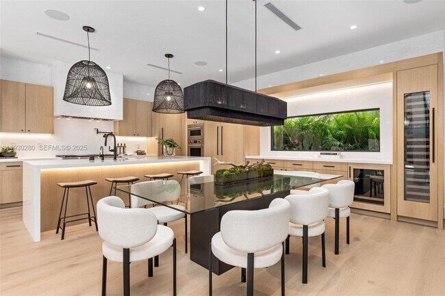 Building Photo - 4024 Bonita Ave