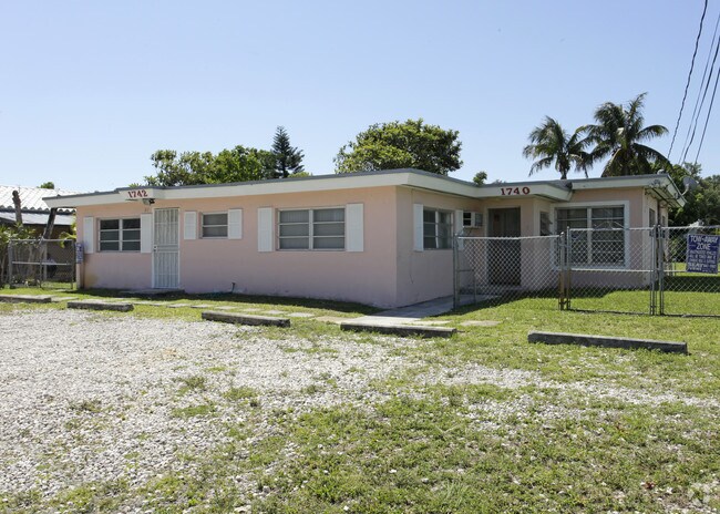 Building Photo - 1740-1742 NE 149th St