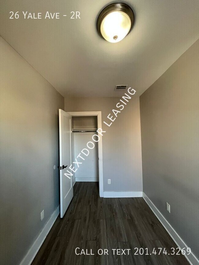 Building Photo - 26 Yale Ave