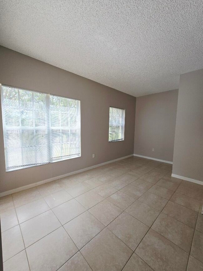 Building Photo - 10294 Fox Trail Rd S