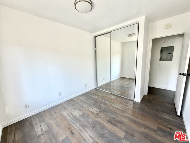 Building Photo - 250 Linden Ave