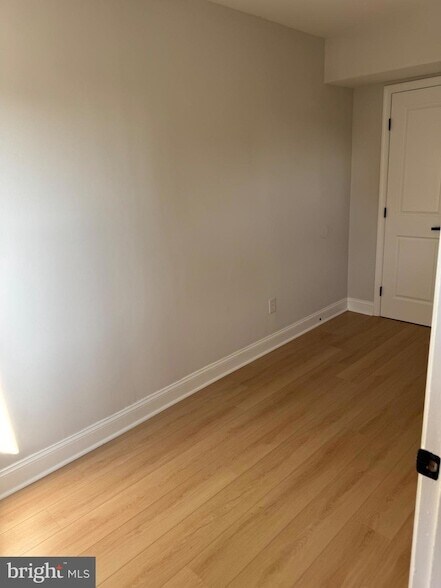 Building Photo - 1250 Queen St NE