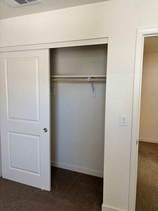 Building Photo - MOVE IN SPECIAL- FIRST MONTH RENT FREE FOR QUALIFIED APPLICANTS - ONLY $2,200 PER MONTH FOR THIS ...