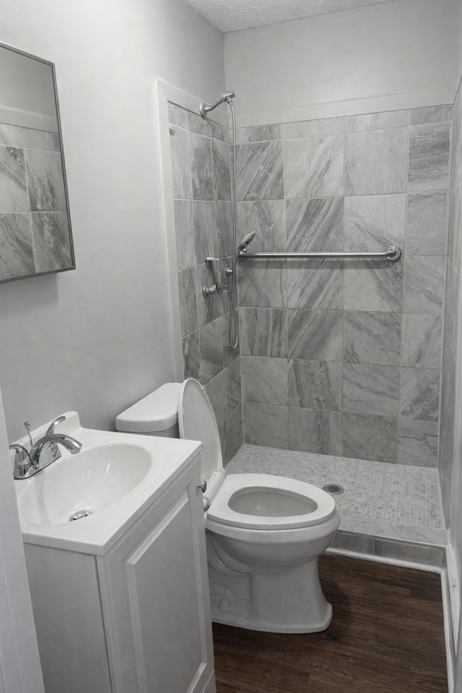 Building Photo - 661 Coleman Ln