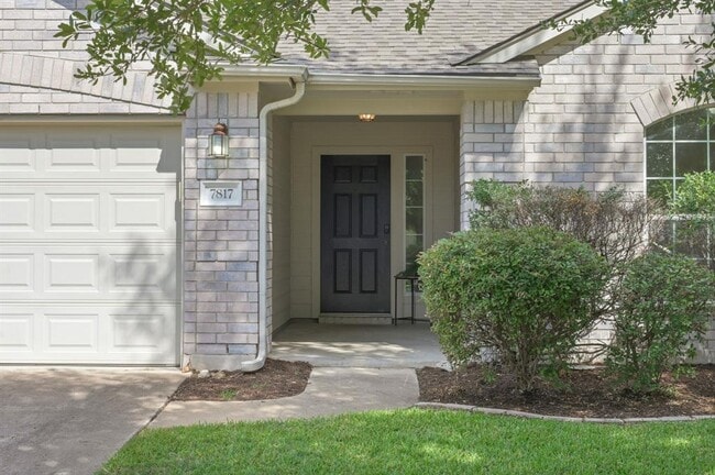 Building Photo - 7817 Squirrel Hollow Dr