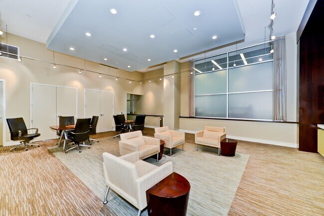 Building Photo - Modern 2br/2ba at Navy Yard