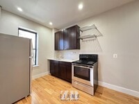 Building Photo - 876 Lincoln Pl