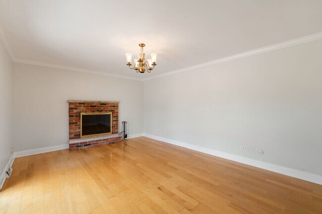 Building Photo - 1526 Carrol Ct